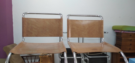 Sillas de cuero después de la restauración